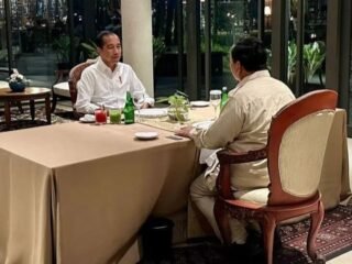 Momen Jokowi dan Prabowo Makan Malam, Dua Jam Berdiskusi