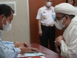 VIDEO: Selain Rizieq Ada Eks Danjen Kopassus, Ini Daftar Lengkap Penggugat Jokowi Rp5.246 Triliun