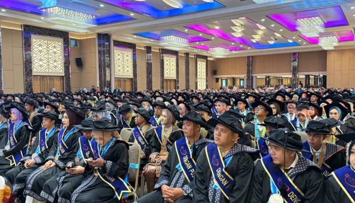 Wisuda 472 Lulusan, Rektor IGM Tekankan Tantangan Nyata Setelah Meraih Gelar Akademik